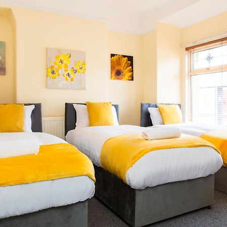 Newly Launched 3 Bedroom House With Free Parking Litherland Екстер'єр фото