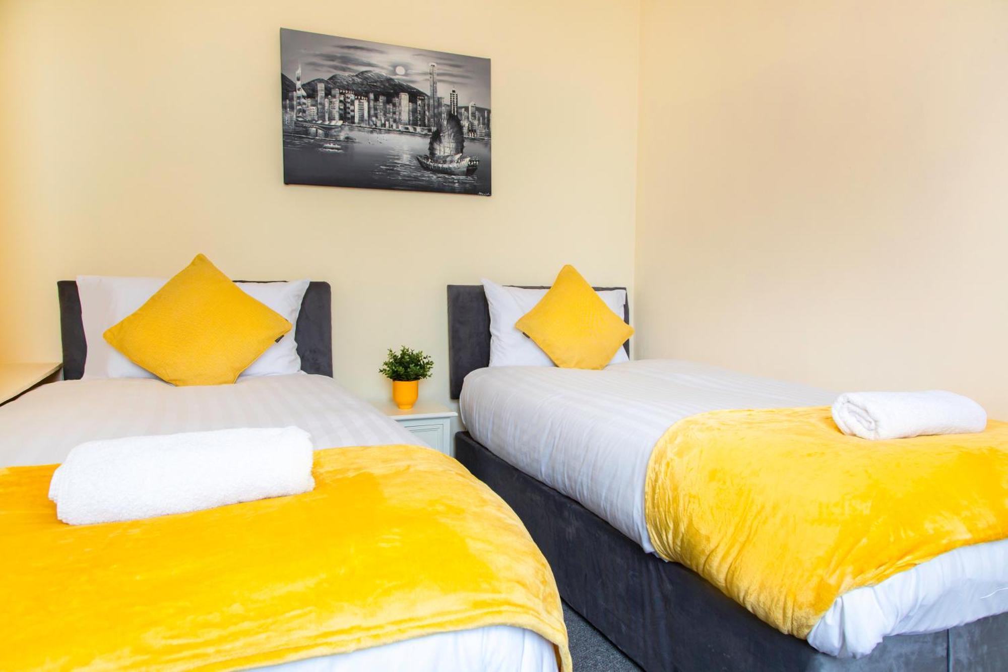 Newly Launched 3 Bedroom House With Free Parking Litherland Екстер'єр фото