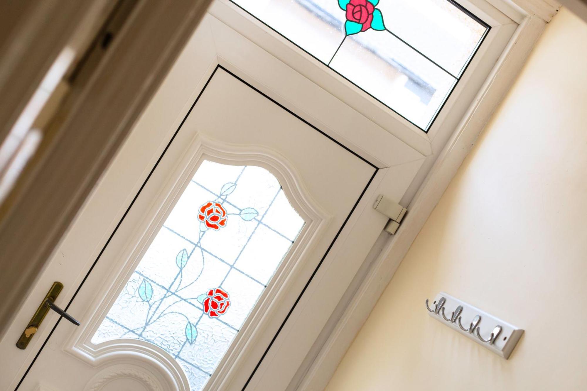 Newly Launched 3 Bedroom House With Free Parking Litherland Екстер'єр фото