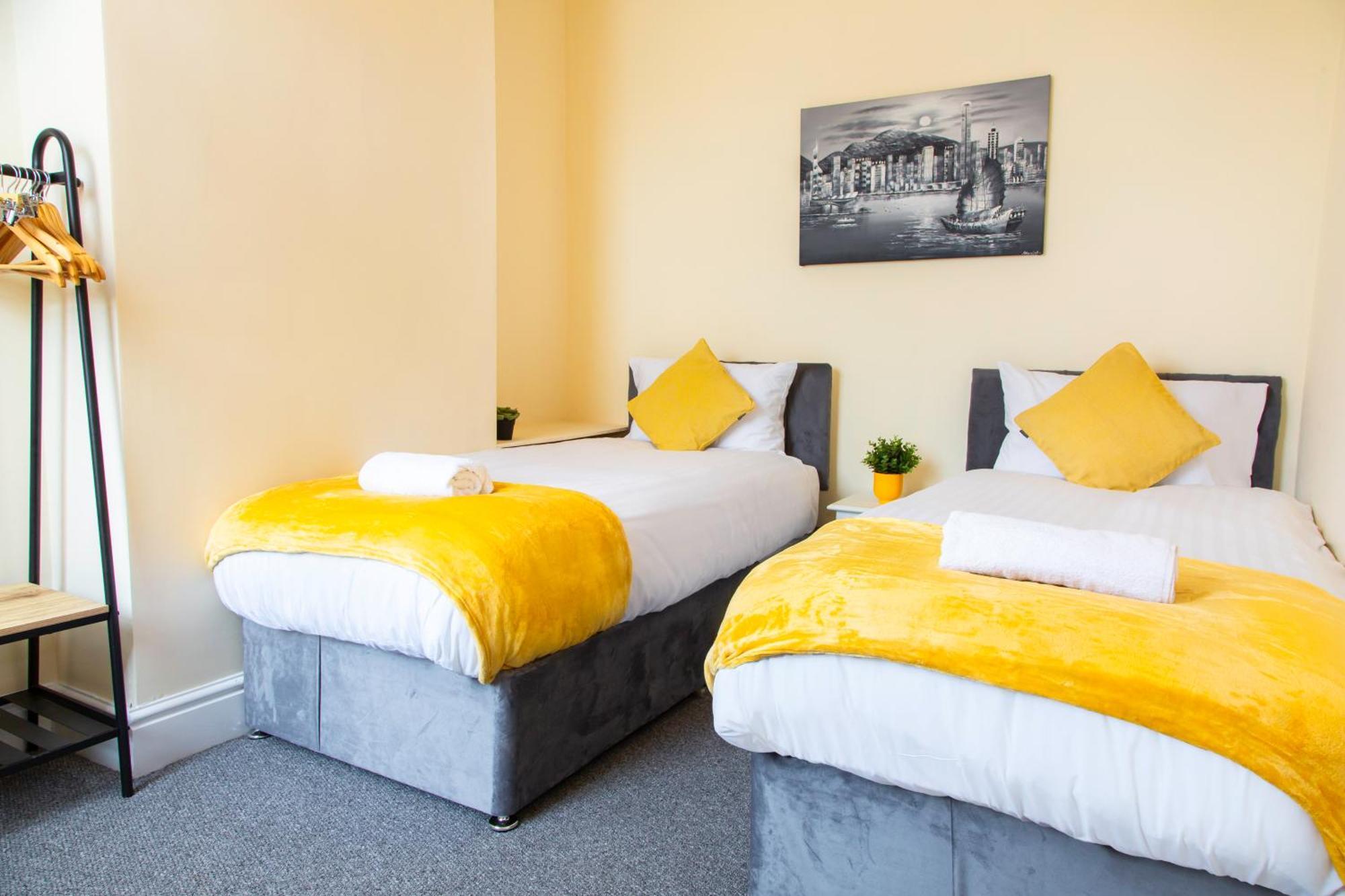 Newly Launched 3 Bedroom House With Free Parking Litherland Екстер'єр фото