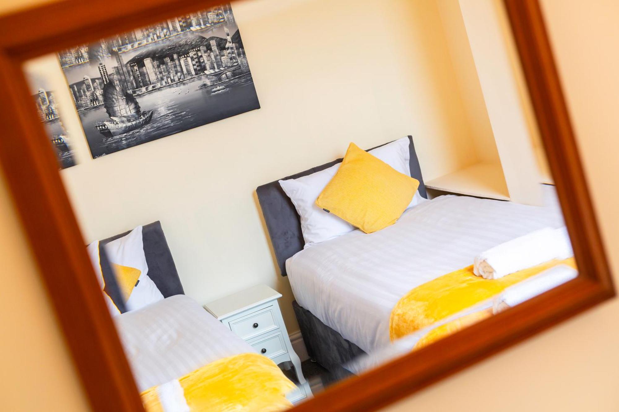 Newly Launched 3 Bedroom House With Free Parking Litherland Екстер'єр фото