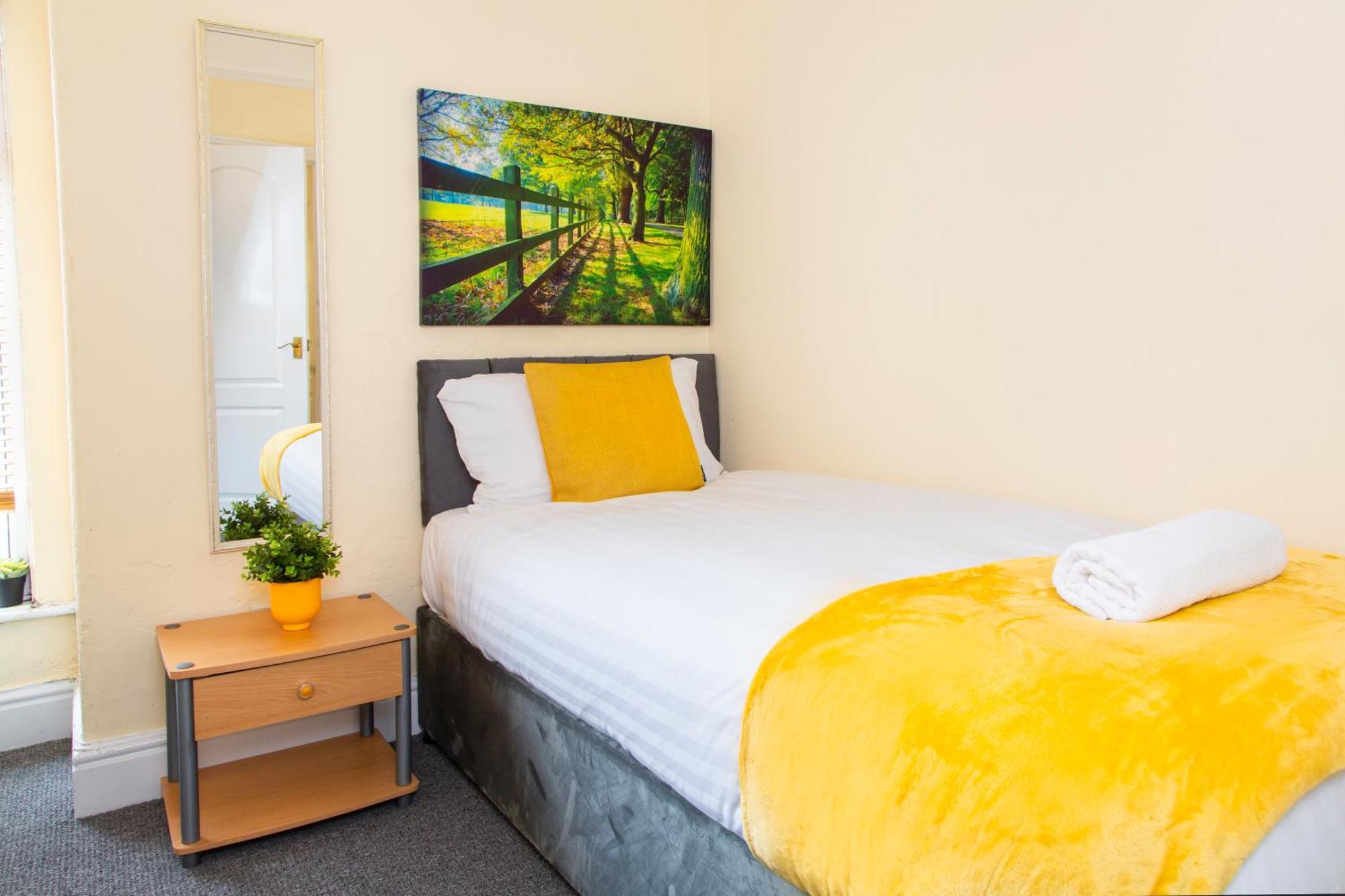 Newly Launched 3 Bedroom House With Free Parking Litherland Екстер'єр фото