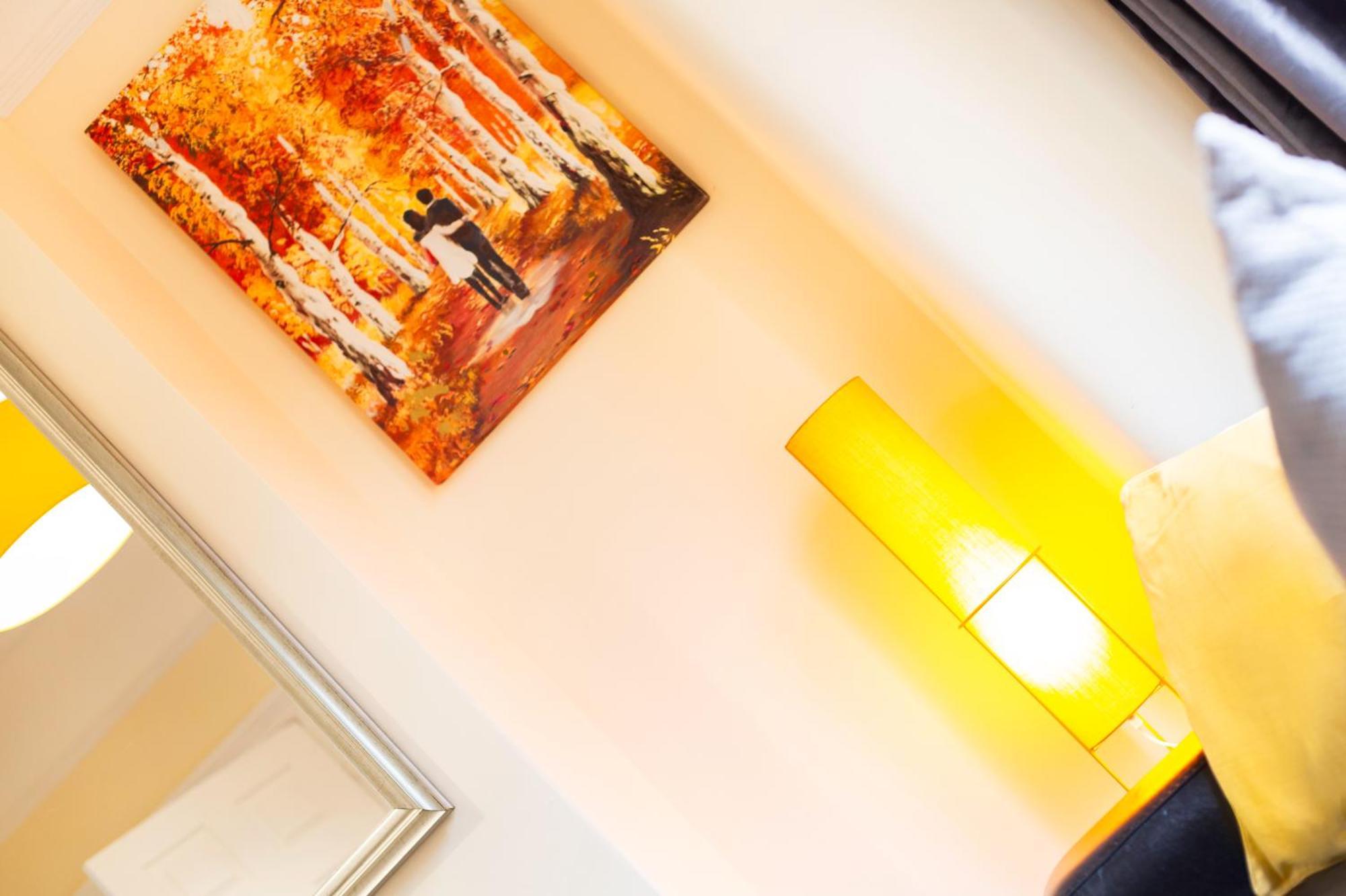 Newly Launched 3 Bedroom House With Free Parking Litherland Екстер'єр фото