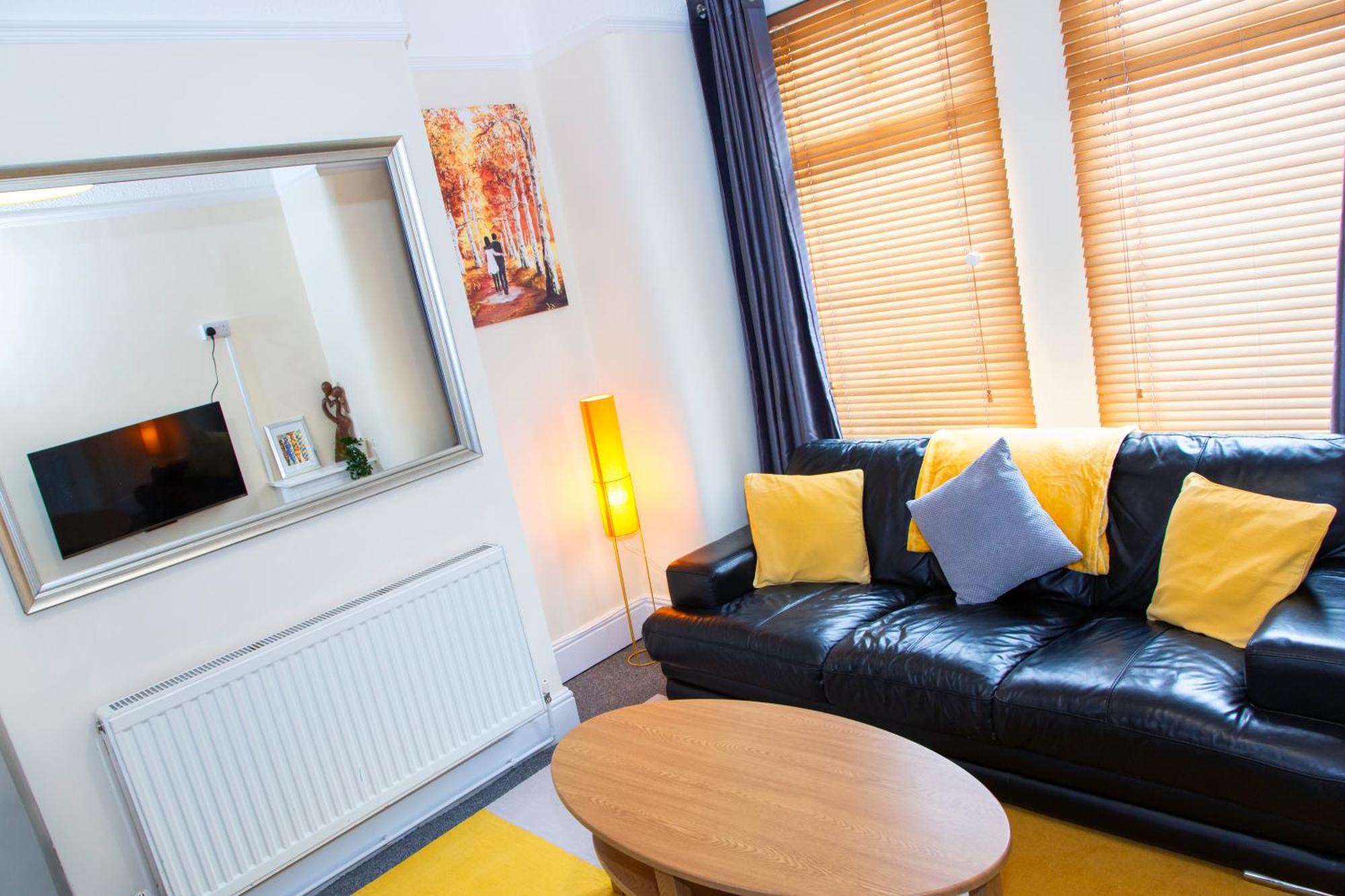 Newly Launched 3 Bedroom House With Free Parking Litherland Екстер'єр фото