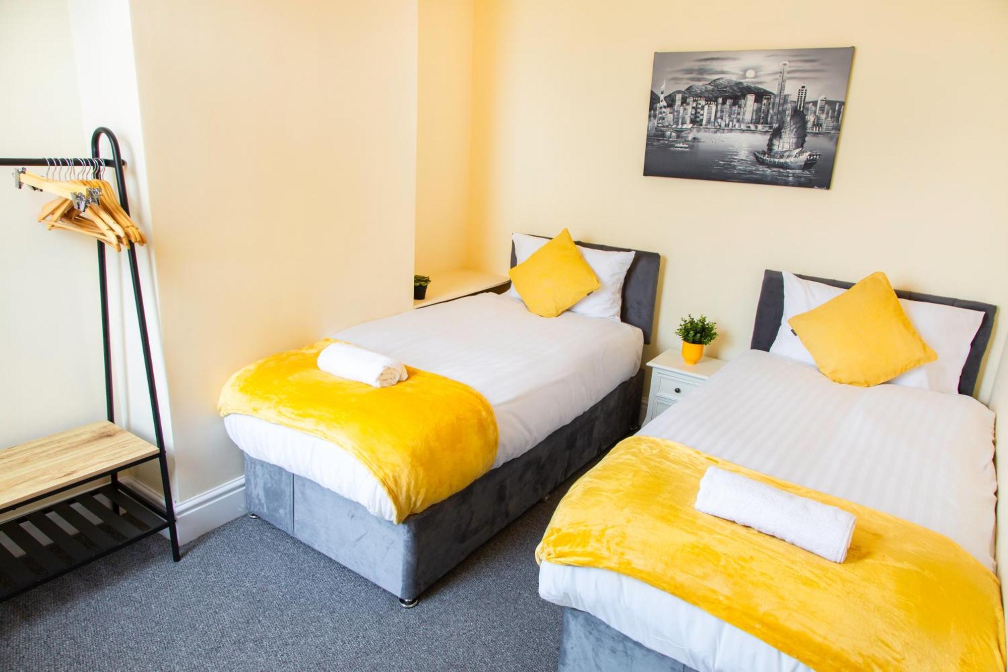 Newly Launched 3 Bedroom House With Free Parking Litherland Екстер'єр фото