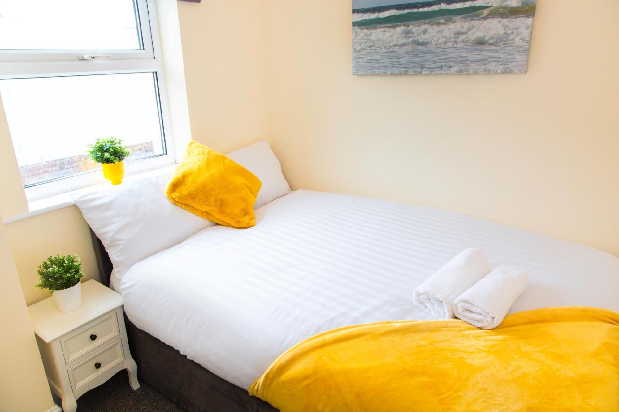 Newly Launched 3 Bedroom House With Free Parking Litherland Екстер'єр фото
